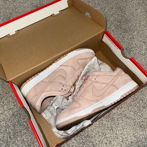 Women's Pink Sneakers